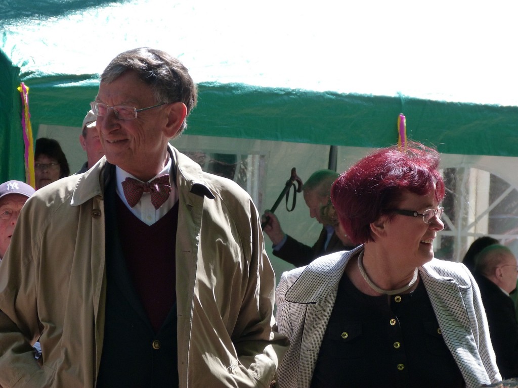 Dr. Heinz Riesenhuber zusammen mit seiner Ehefrau auf dem 32. Unterliederbacher Bürgerfest 2013